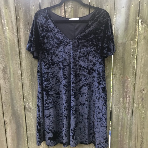 Caramela Dresses & Skirts - Caramela Crushed velvet Dress